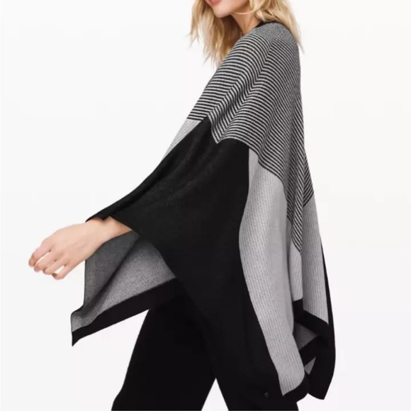 Lululemon Women’s Here for Serenity Wrap One Size In Black - Picture 3 of 9